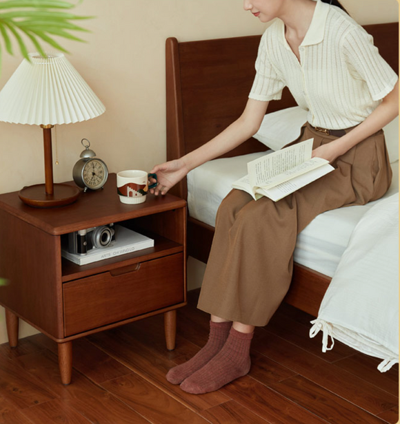 Sointu 實木單抽屜床頭櫃