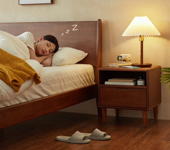 Sointu 實木單抽屜床頭櫃
